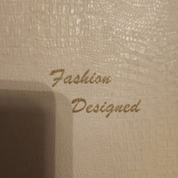 White Linen Damask Tablecloth 52x54 in Original Box Vintage 1972 AS IS - Picture 7 of 10